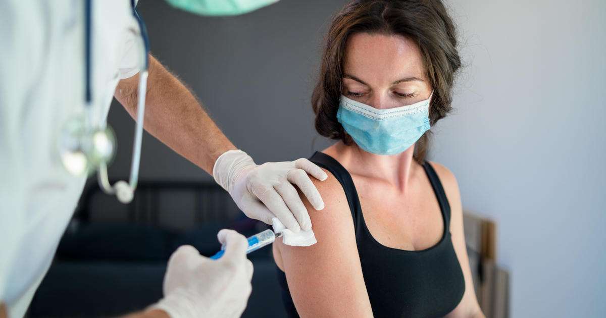 Employers can bar unvaccinated employees from the workplace, EEOC says - CBS News
