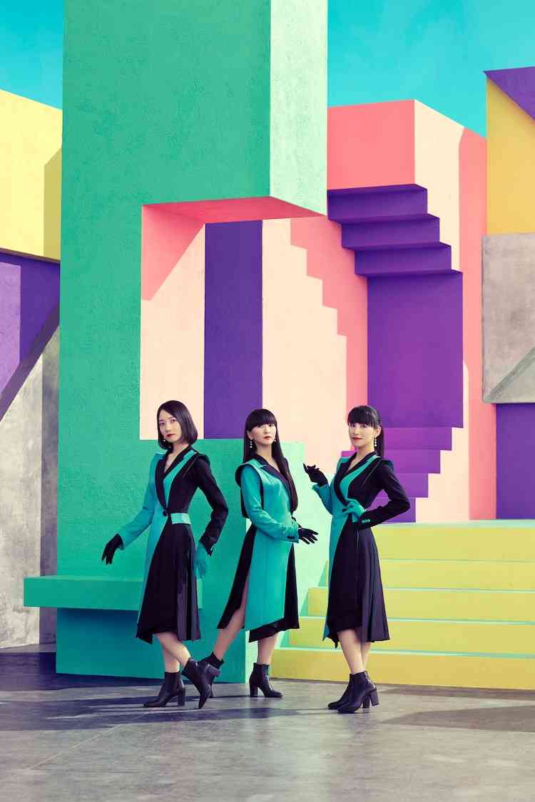 PerfumeがNiziUデビュー曲「Step and a step」を踊る - 音楽ナタリー