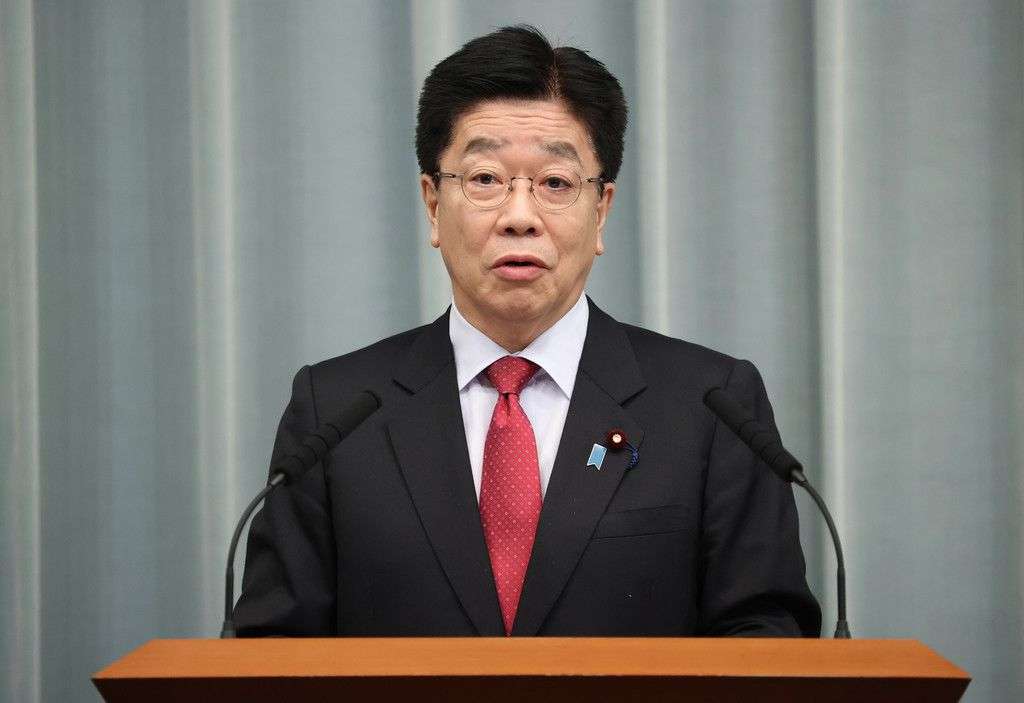 大人数の忘年会見送りを　加藤官房長官