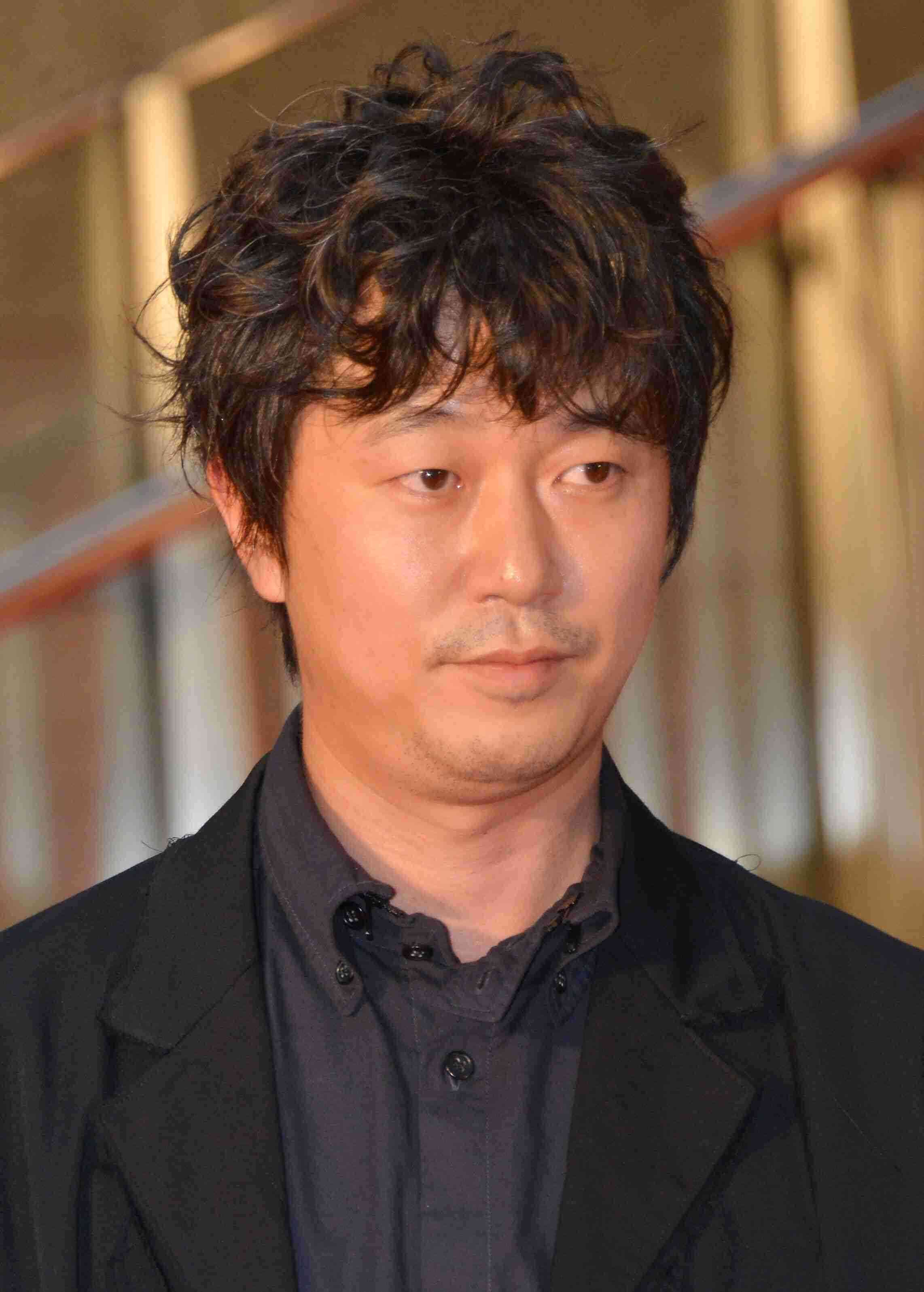 新井浩文被告人に懲役4年の実刑判決、執行猶予つかず　マッサージ店の女性に性的暴行