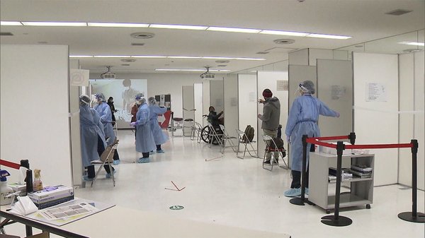新たにイギリスからの帰国者陽性　変異種 流行後2例目