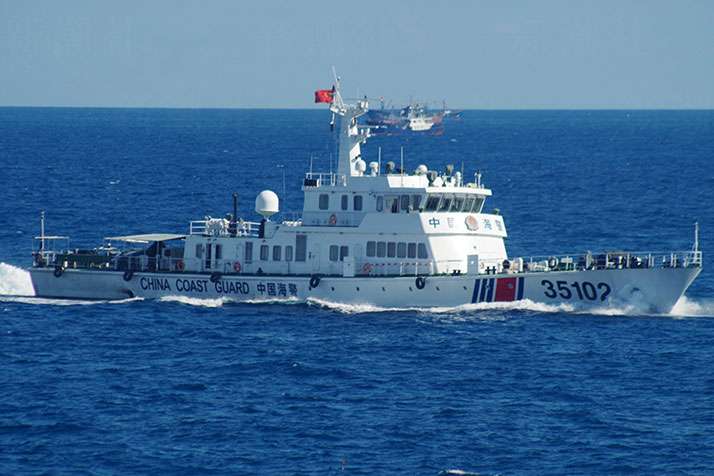 毎日のように尖閣周辺にやってくる中国船　中国の「民間人」に占領される可能性も（デイリー新潮） - Yahoo!ニュース