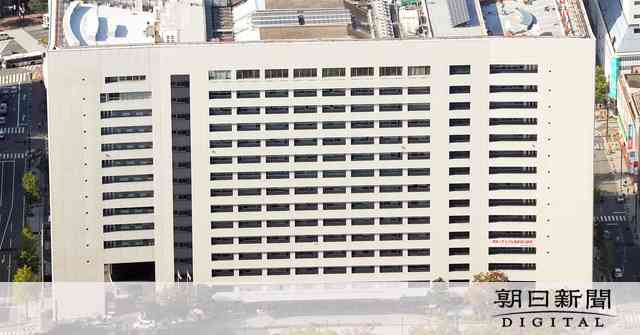 プールで泳ぎながら女性の尻触る　福岡市職員を懲戒免職：朝日新聞デジタル