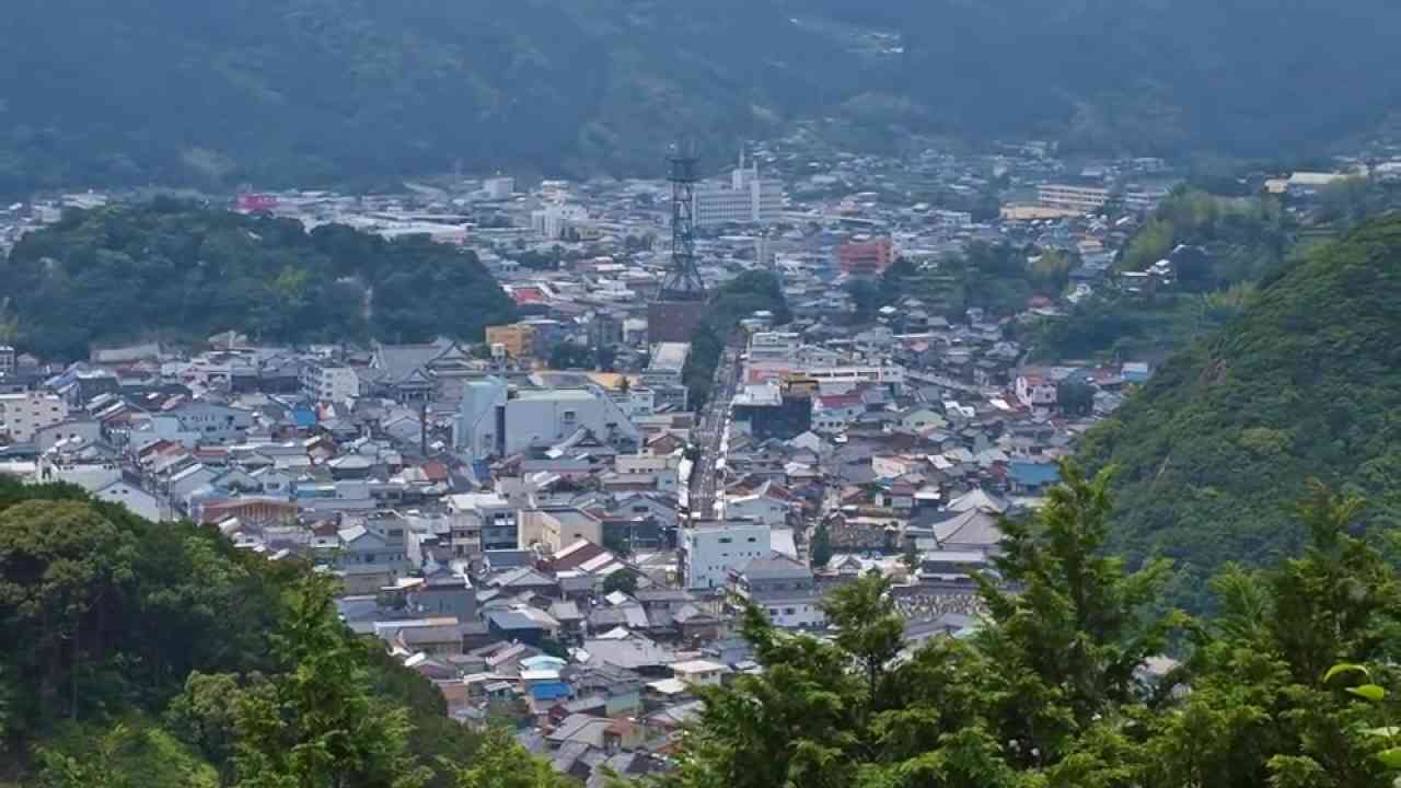 小さな旅～光と風の四季 - YouTube