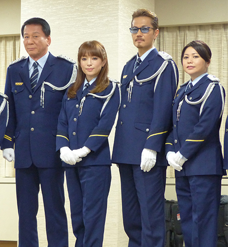 あゆ、ＡＴＳＵＳＨＩが、杉良太郎らと共に刑務所慰問　法務省の矯正支援官委嘱