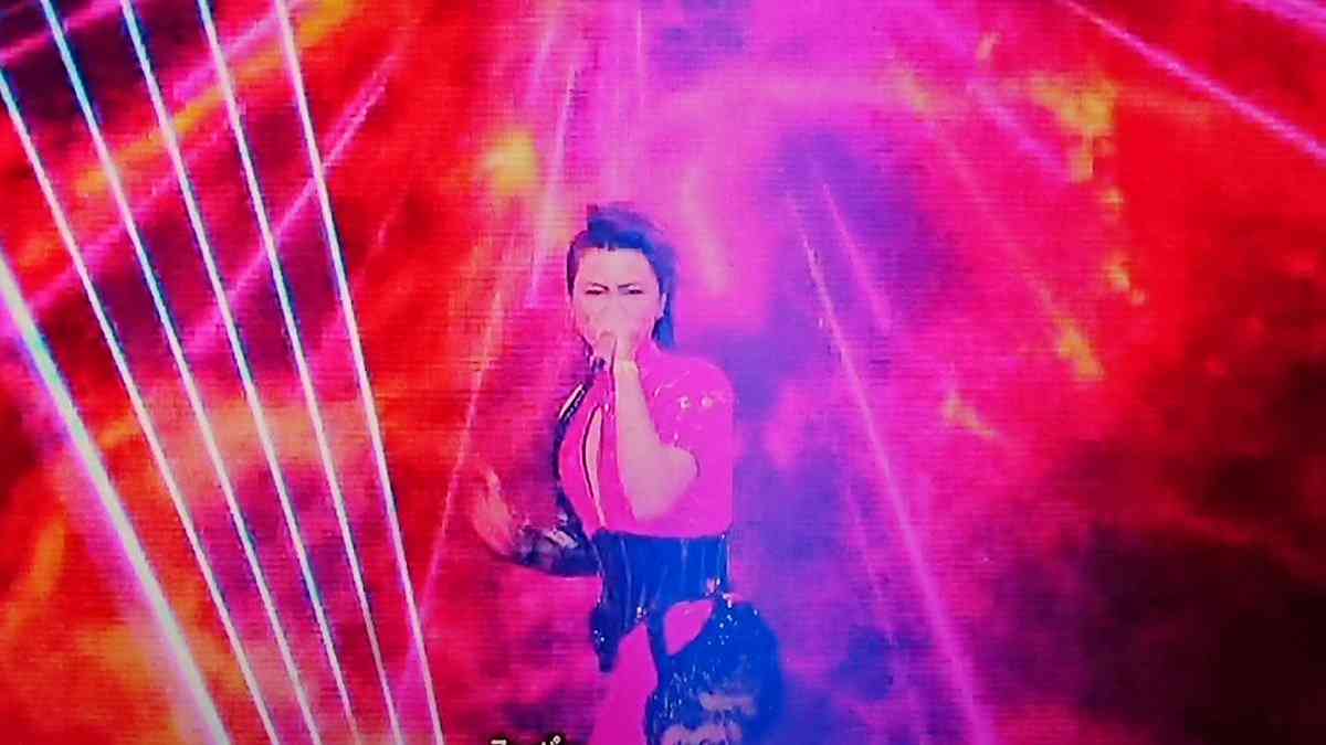 【紅白】氷川きよしの衣装にネットざわついた「足美しすぎる」「きよしが紅組になった！」