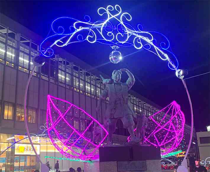 「光るブロッコリー」今年も登場　名古屋駅前の新名所に