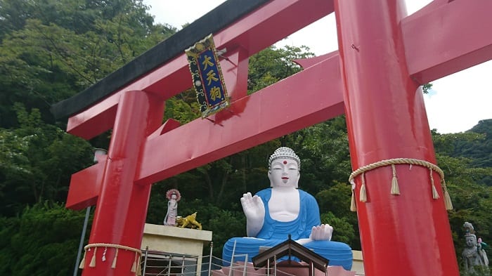 監視される？神社らしくない神社「箱根大天狗神社」を参拝してみた | TRIP'S（トリップス）