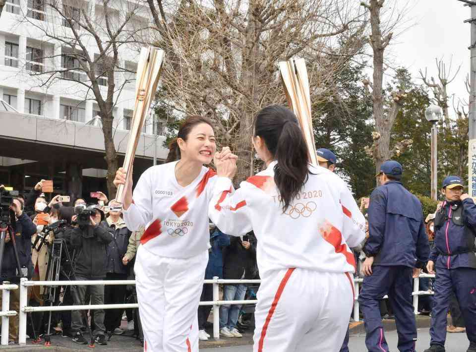 聖火リレー 公道以外の場所に著名人の配置を検討
