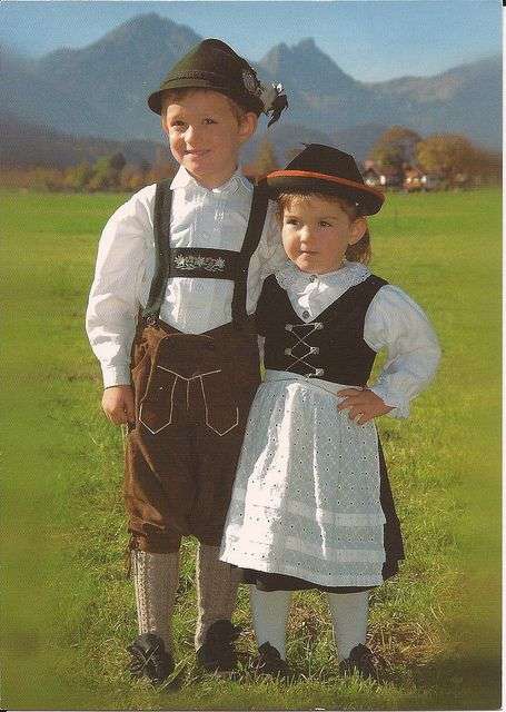 世界の素敵な民族衣装を貼るトピ