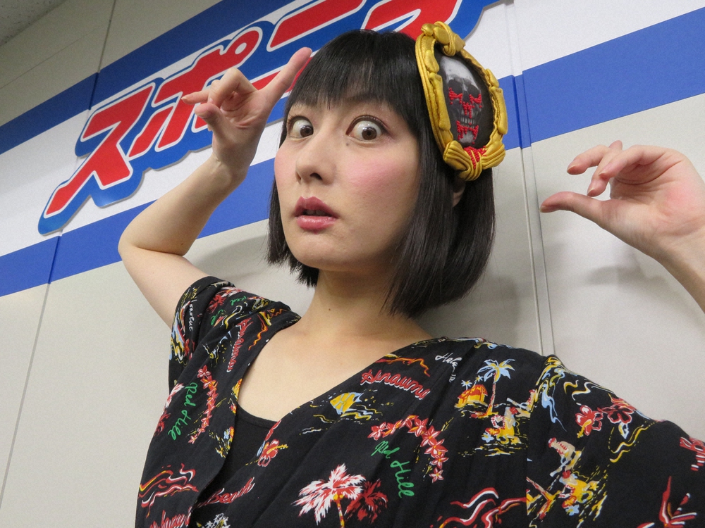 優しい!?鳥居みゆき スギちゃんに「肌寒いから袖つけてやったぜー」― スポニチ Sponichi Annex 芸能