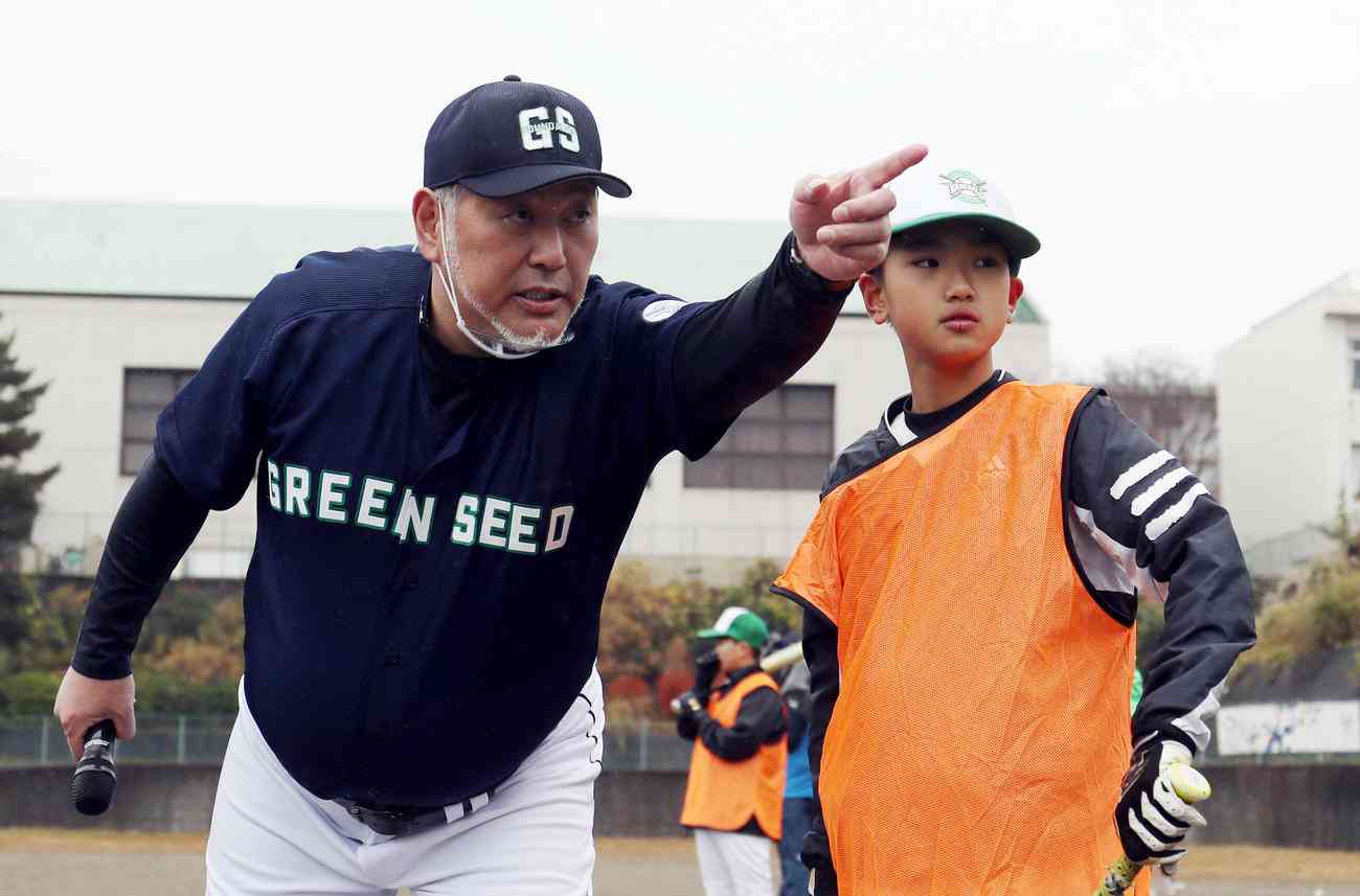清原和博氏が小学生に熱血指導「バッティングで一番大事なのは…」立浪氏らと野球教室