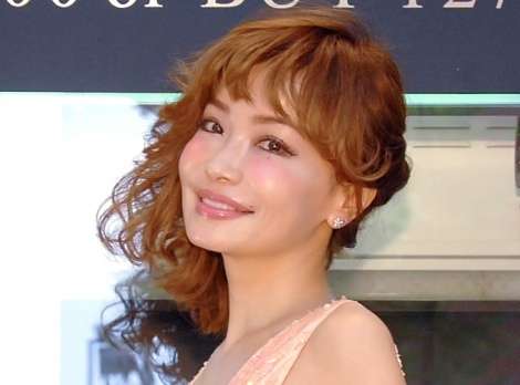 平子理沙、25年前の細眉へそ出しショット公開「わたし史上最高の細眉〜！90年代ってカンジ」 | ORICON NEWS