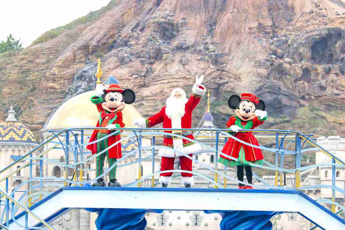 TDSに今年もサンタがやってくる…元日からはTDRでミッキー＆フレンズが晴れ着で登場