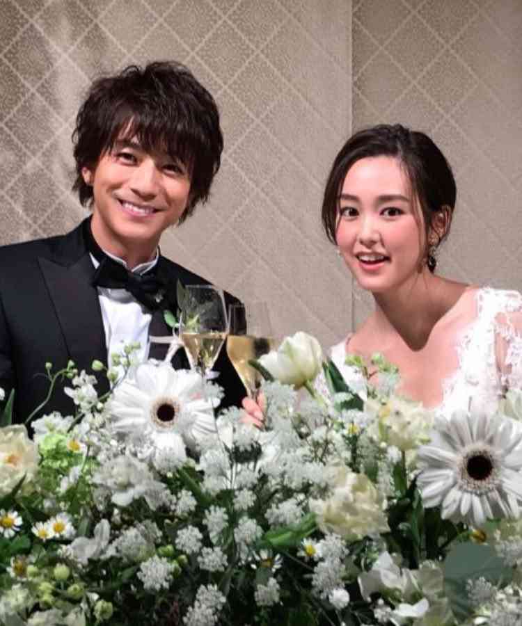 桐谷美玲がオフホワイトのカギ編みドレスに結婚指輪が光る写真を公開「ザ・美人」