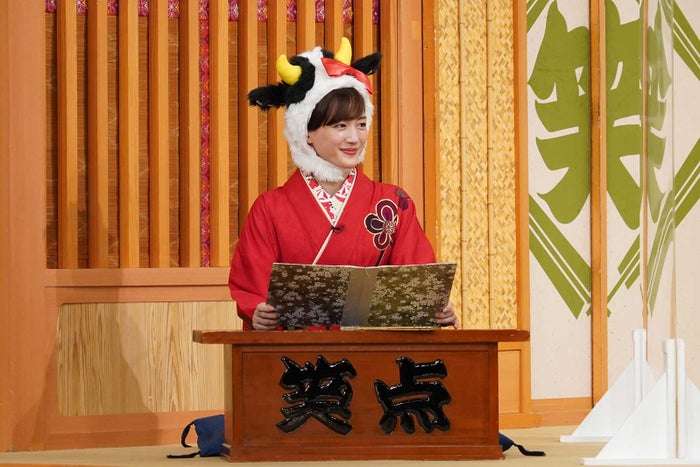 綾瀬はるか「笑点」単独司会に挑戦 メンバーも観客も虜に - モデルプレス