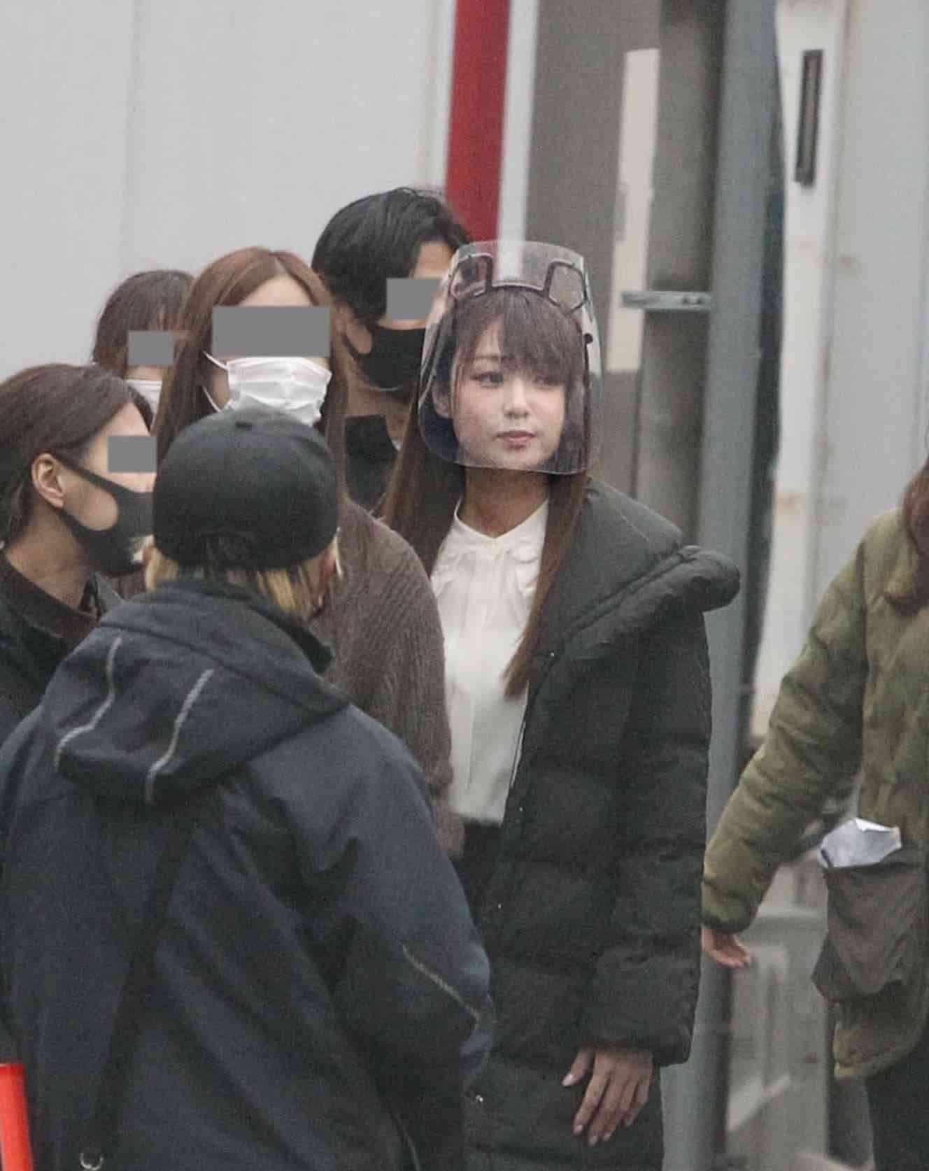 深田恭子　あざと可愛い「猫耳フェイスシールド姿」の存在感
