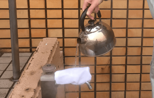 スマホのバッテリーに影響も…最強の「年越し寒波」に備える３ポイント！水道管・AEDにも要注意