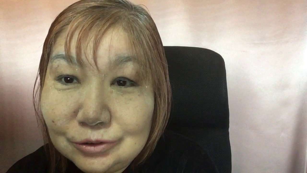 55歳おばさんメイク、粉落ちとの戦い - YouTube