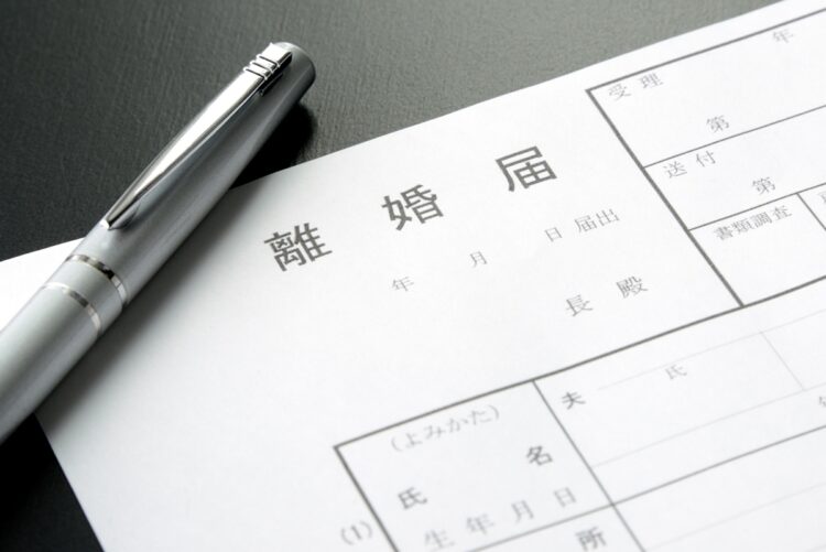 熟年離婚　バブルを経験した50～60代・浪費浮気癖ある男性は危険（マネーポストWEB） - Yahoo!ニュース