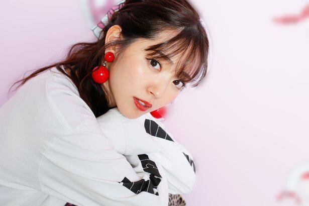 鈴木愛理＆里田まい、“ハロプロ2SHOT”にファン感動「素敵な関係」「ハロオタとして感無量」