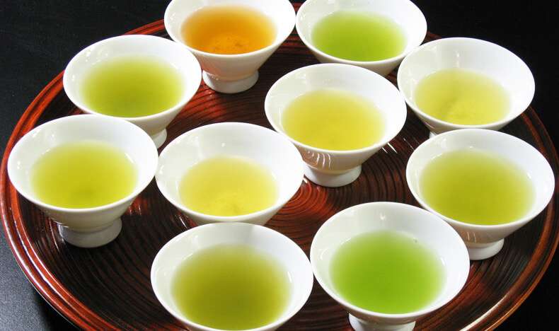 おやつを食べる時に何を飲む？