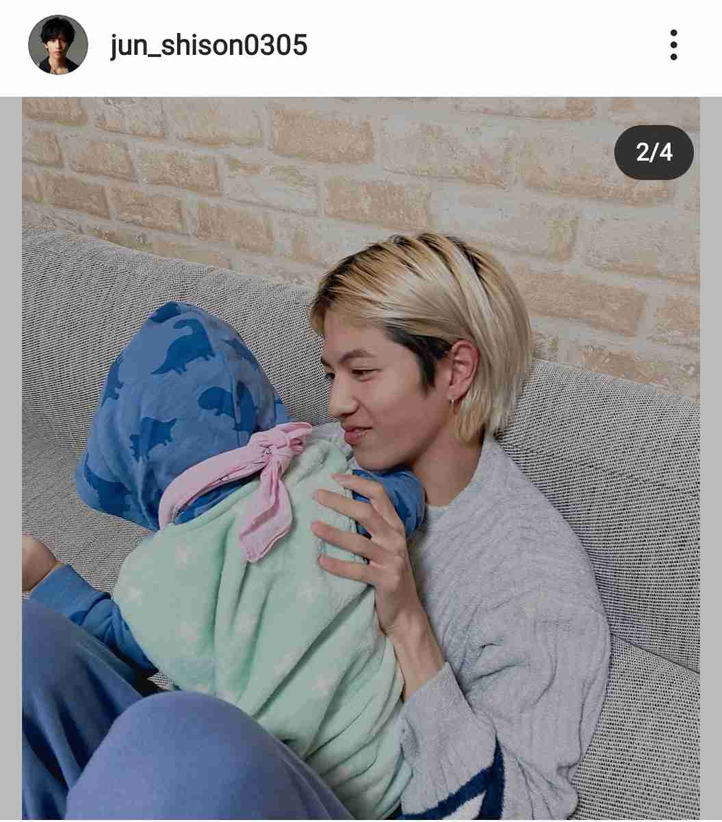 志尊淳が赤ちゃんとたわむれる写真を公開し反響「可愛すぎて呼吸困難」「絶対いいパパになる」 : スポーツ報知