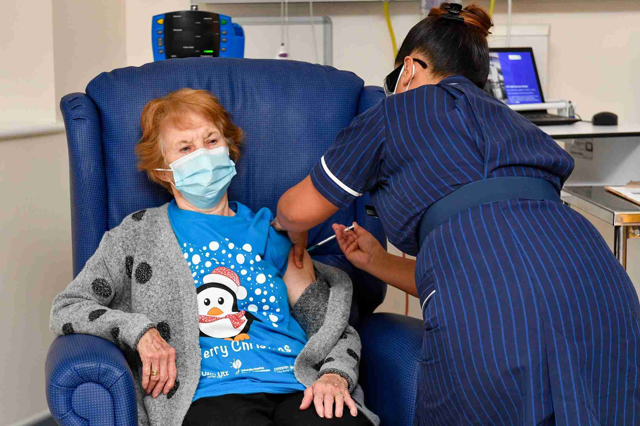 イギリスでワクチン接種開始、第1号は90歳女性。「これは早めの誕生日プレゼントです」（ハフポスト日本版） - Yahoo!ニュース