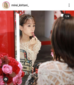 桐谷美玲がオフホワイトのカギ編みドレスに結婚指輪が光る写真を公開「ザ・美人」