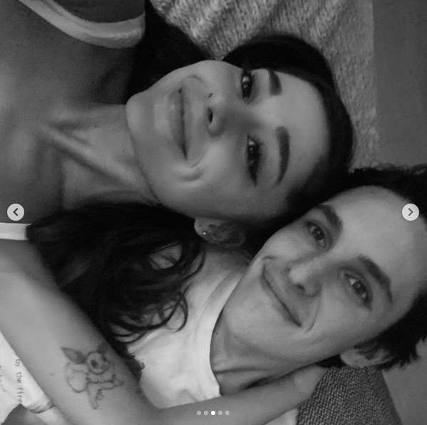 【イタすぎるセレブ達・Flash】アリアナ・グランデが婚約発表　SNSは数時間で900万件超の「いいね！」 | Techinsight（テックインサイト）|海外セレブ、国内エンタメのオンリーワンをお届けするニュースサイト