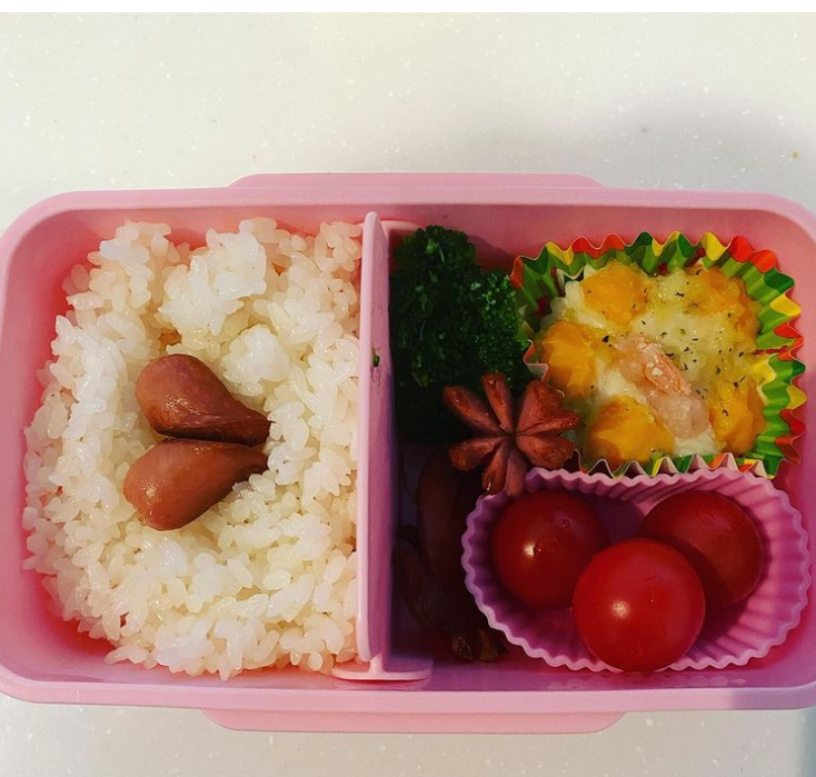 アンガールズ山根、娘への手作り弁当「ウインナーをハートに」 「料理上手」と反響