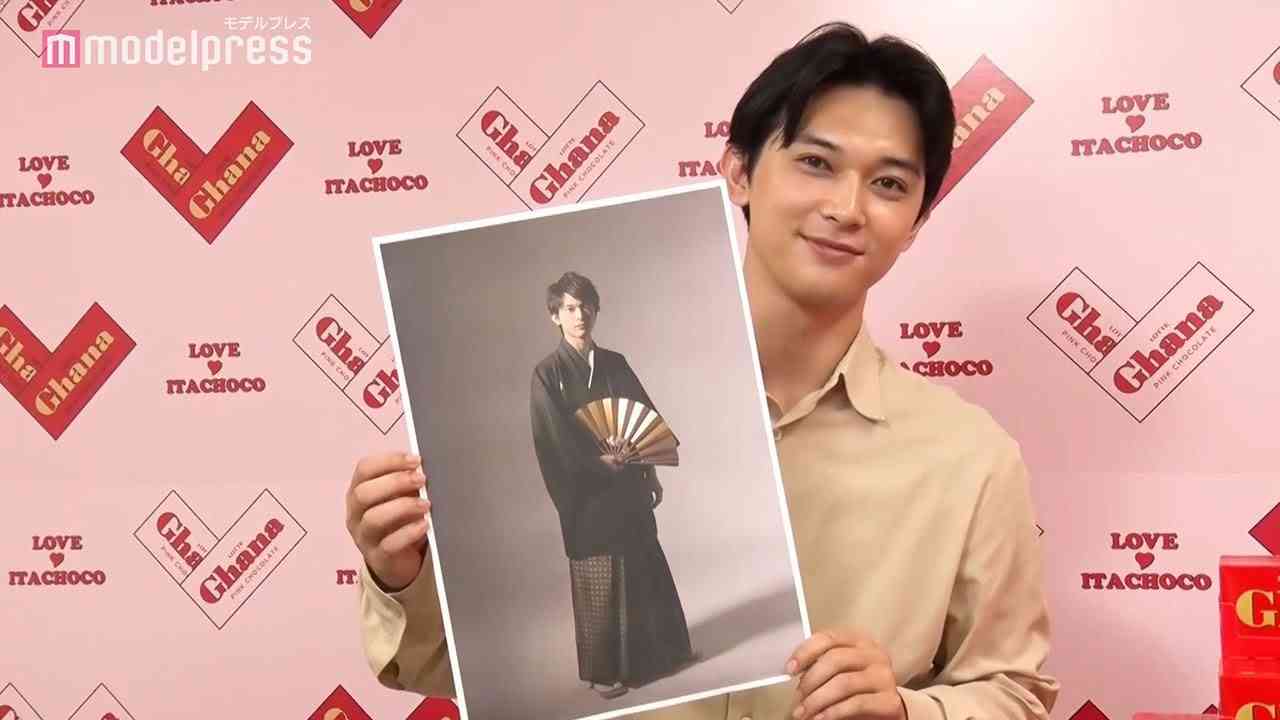 吉沢亮、ハタチの袴姿を公開 浜辺美波も称賛「絵みたい」 ロッテ「新成人お祝い企画」 - YouTube