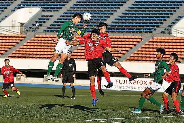 高校選手権で猛威を振るうロングスローが物議 SNSで賛否両論飛び交う (2021年1月8日掲載) - ライブドアニュース