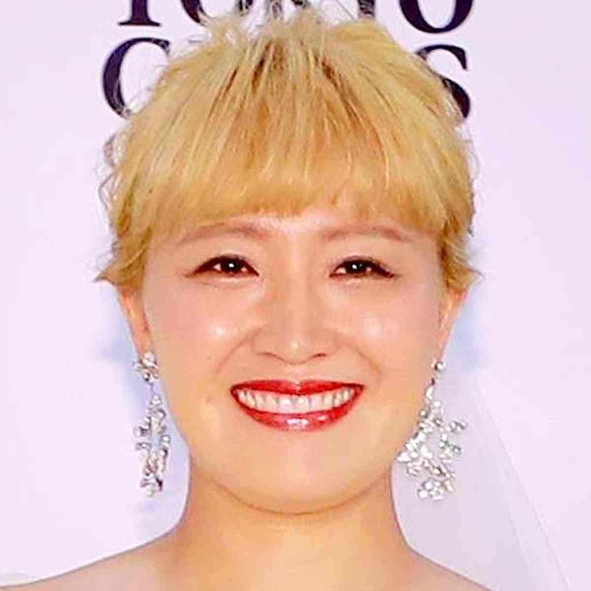 新婚・丸山桂里奈、パンダの婚約指輪を公開「センス良すぎ」「可愛いの最上級」