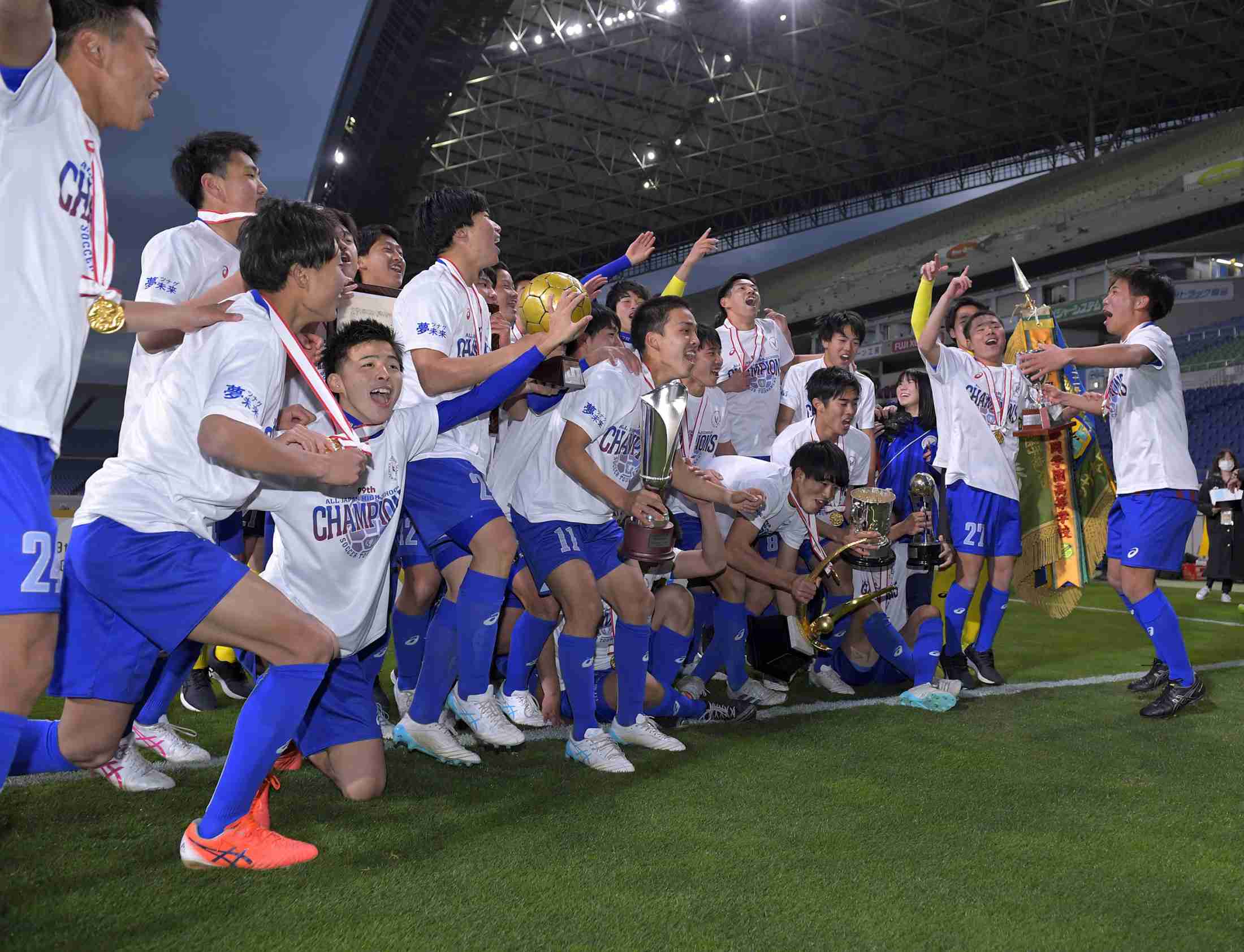「日本一のベンチをつくろうぜ」無観客の選手権を制した山梨学院の舞台裏（ゲキサカ） - Yahoo!ニュース