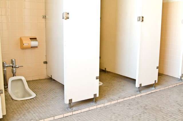 男子トイレの完全個室化！？ニュースでも話題！イマドキの学校のトイレ事情とは - 元気ママ応援プロジェクト
