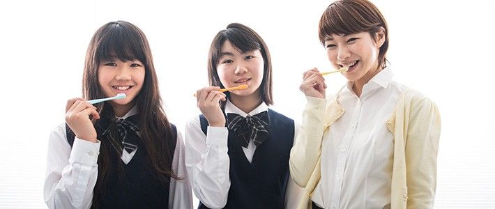 80年代の「ほとんど全員虫歯」時代から大幅改善 : 中学生の虫歯の割合35% | nippon.com
