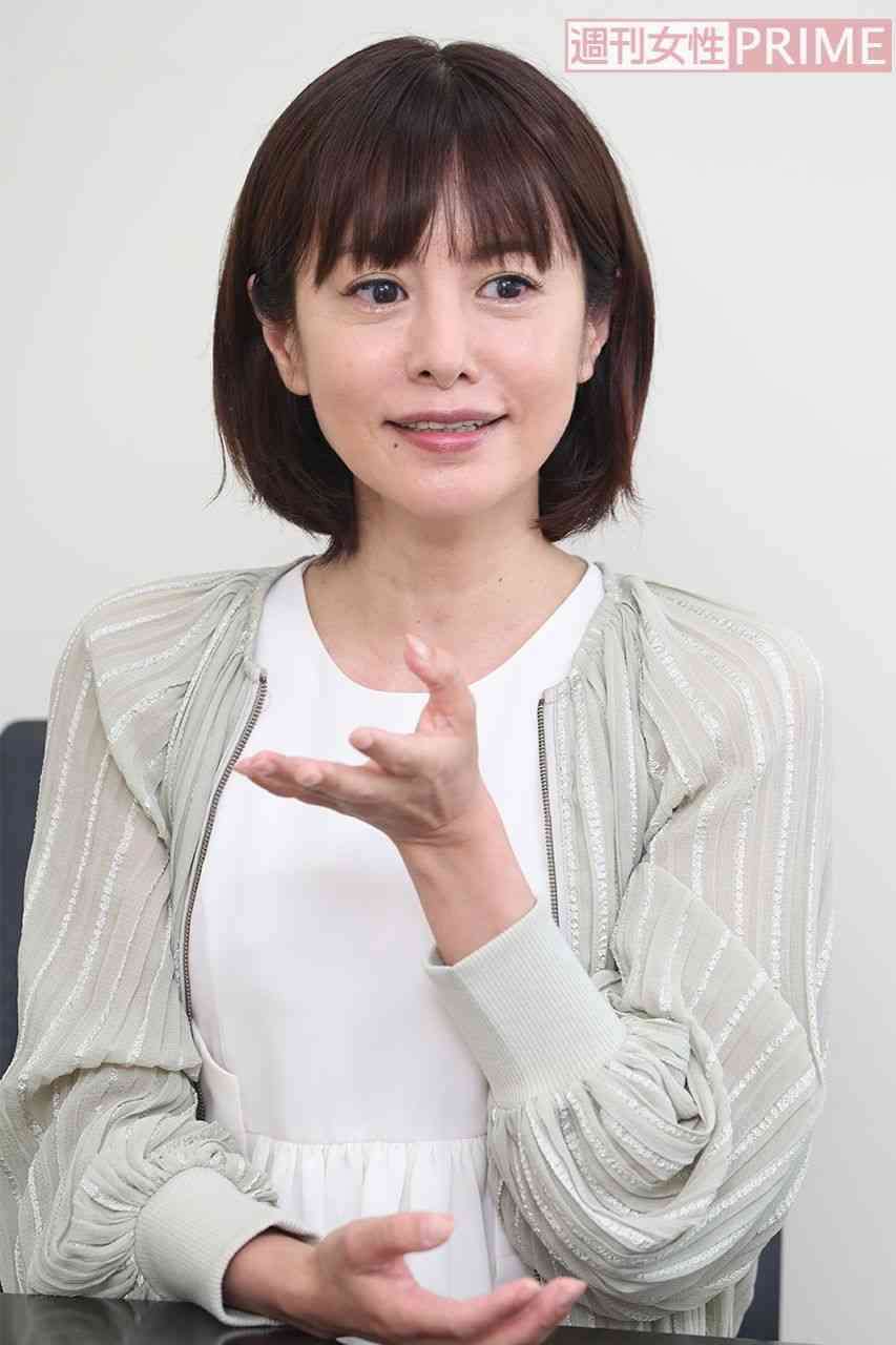 さとう珠緒、48歳には見えない可愛いチェックのワンピでドラマ撮影…「やっぱり綺麗」との声