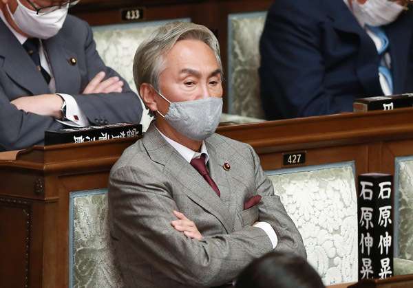 石原伸晃氏のコロナ感染→即入院を「ラッキー」と弟・良純氏 3度のPCR検査判明で露呈した怠慢ぶり（日刊ゲンダイDIGITAL） - Yahoo!ニュース