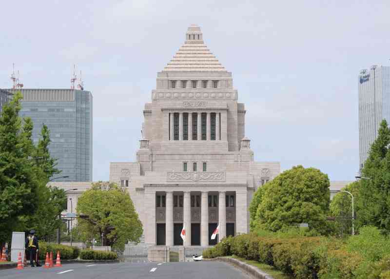 コロナ入院拒否に100万円以下の罰金検討　感染症法改正案の政府原案が判明（毎日新聞） - Yahoo!ニュース