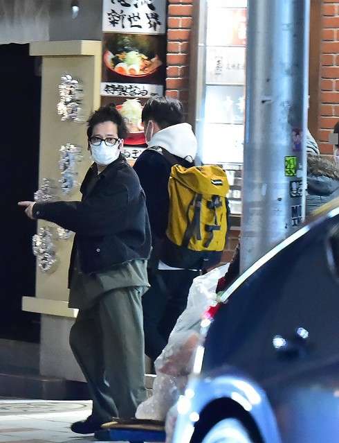 外出自粛要請の中　又吉直樹「出演番組仲間と朝4時まで密室宴会」