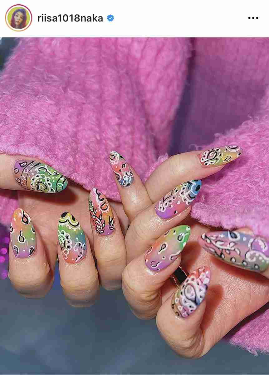 仲里依紗、おしゃれペイズリーネイルを披露「ギャンかわ」「ハイセンス」