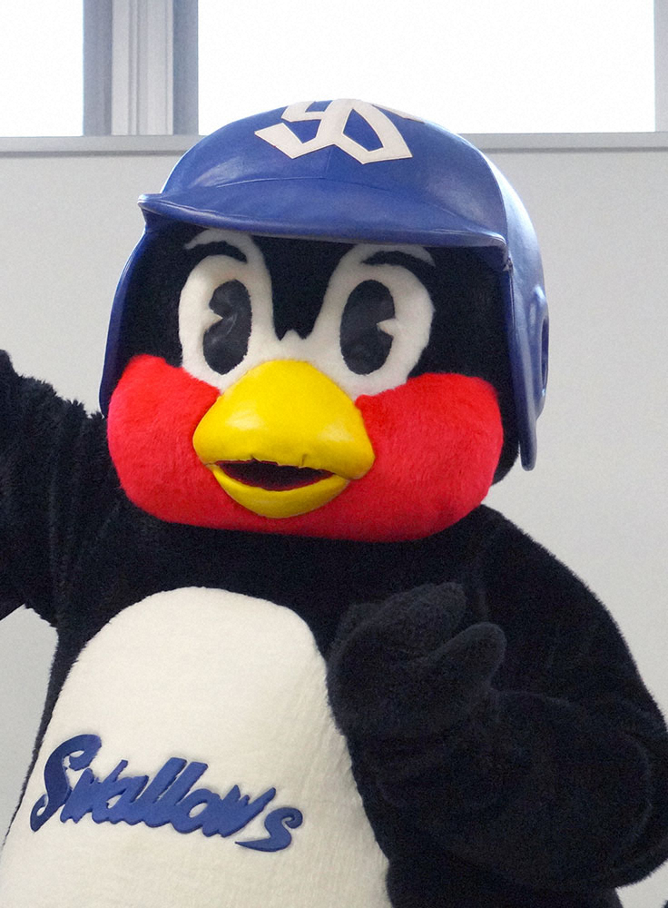 つば九郎　今オフは移籍も視野？　年俸2.8万円＋ヤクルト1000飲み放題でサイン― スポニチ Sponichi Annex 野球