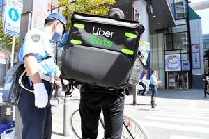ウーバーイーツ配達員の不法残留相次ぎ発覚　対策を強化へ(朝日新聞) - goo ニュース