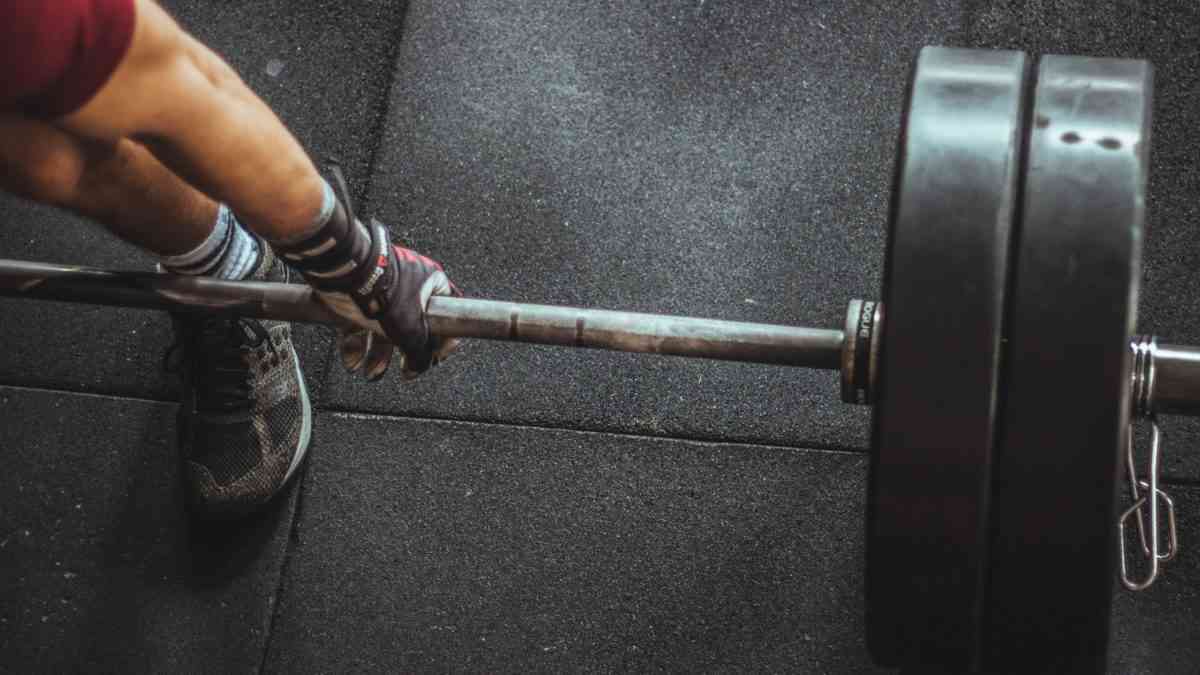 【完全版】デッドリフトのフォームを徹底解説【もう腰が痛くならない】 | FITNESS－FREAK