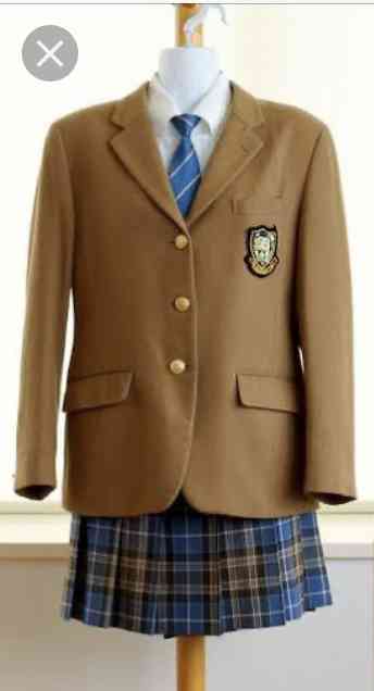 制服のスカートは寒くて困る　女子高校生が勇気を出してスラックスで登校したら