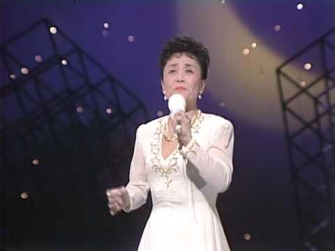 IT'S ONLY A PAPER MOON（美空ひばり） - YouTube
