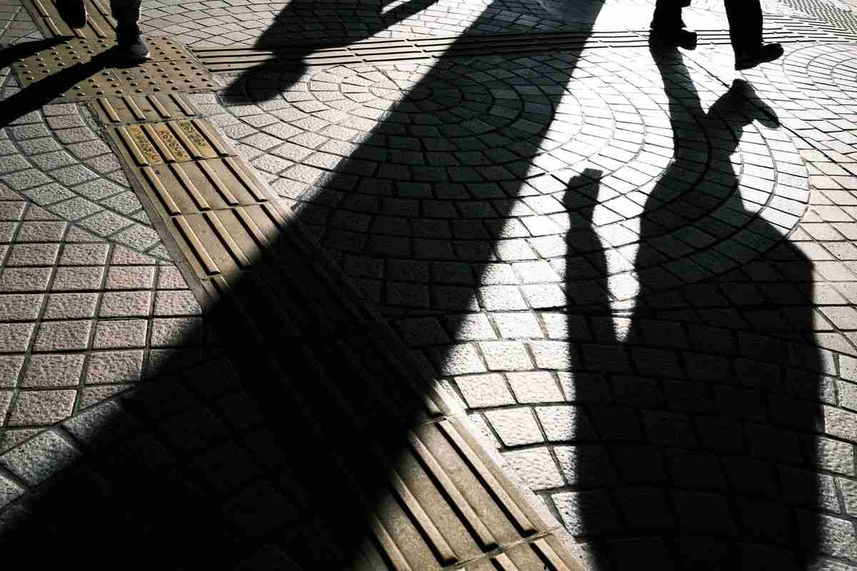 日本にも「Ｑアノン」、独特な信奉者集団は陰謀論の世界的広がり示す - Bloomberg