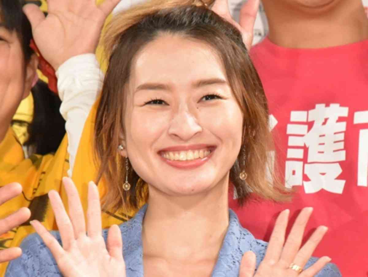 島袋寛子、夫婦ショット　夫・早乙女友貴との結婚4周年を報告　祝福の声が殺到 ／2021年2月12日 1ページ目 - エンタメ - ニュース - クランクイン！