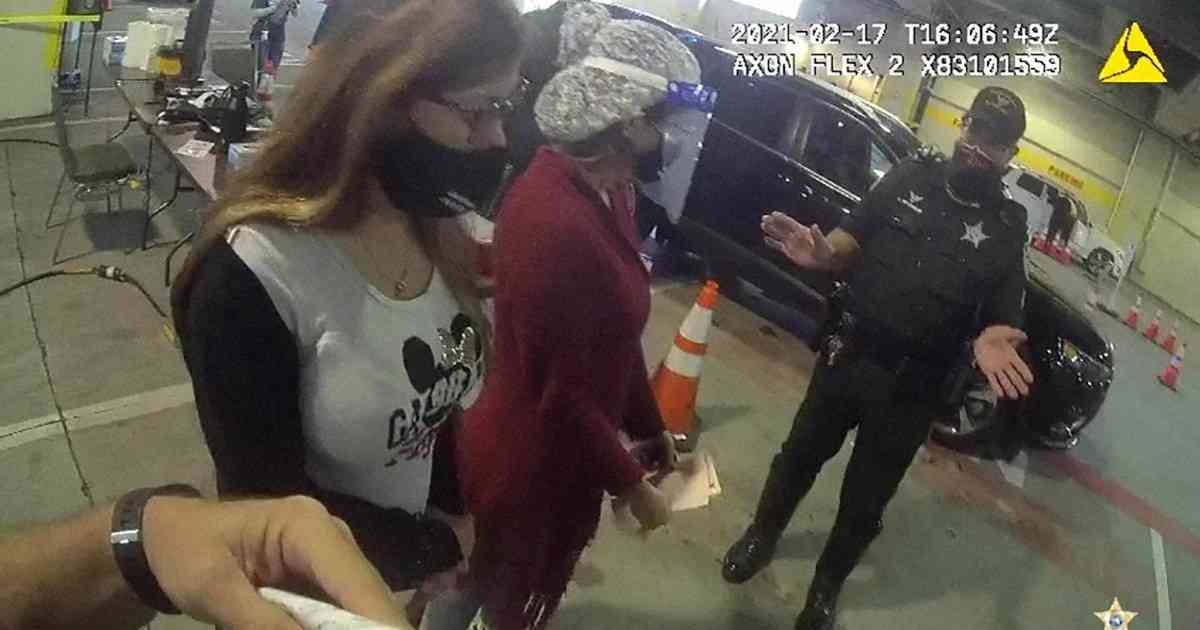 おばあさんに変装しワクチン会場に 34歳と44歳女性が謝罪